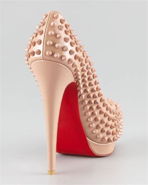 shoes with red bottoms